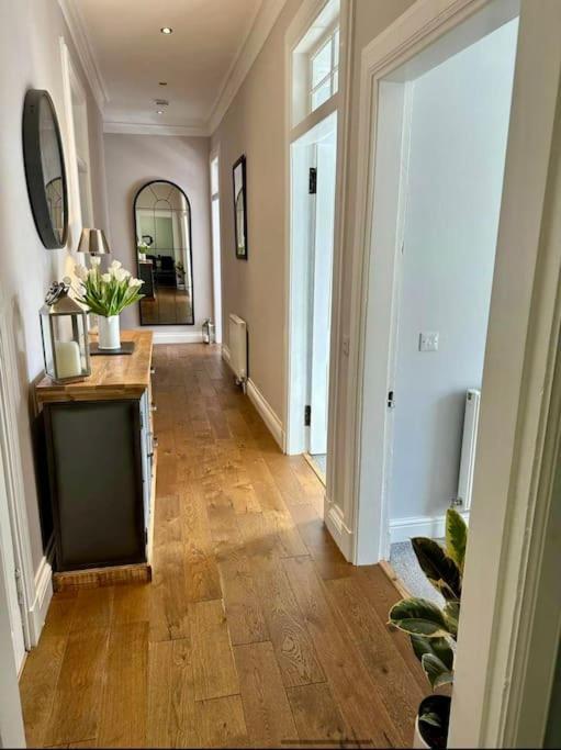Beautiful Spacious Apartment In Town Centre Oban Exterior photo