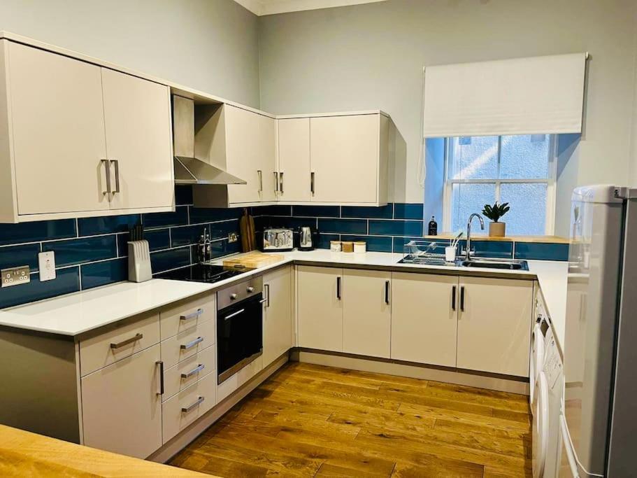 Beautiful Spacious Apartment In Town Centre Oban Exterior photo